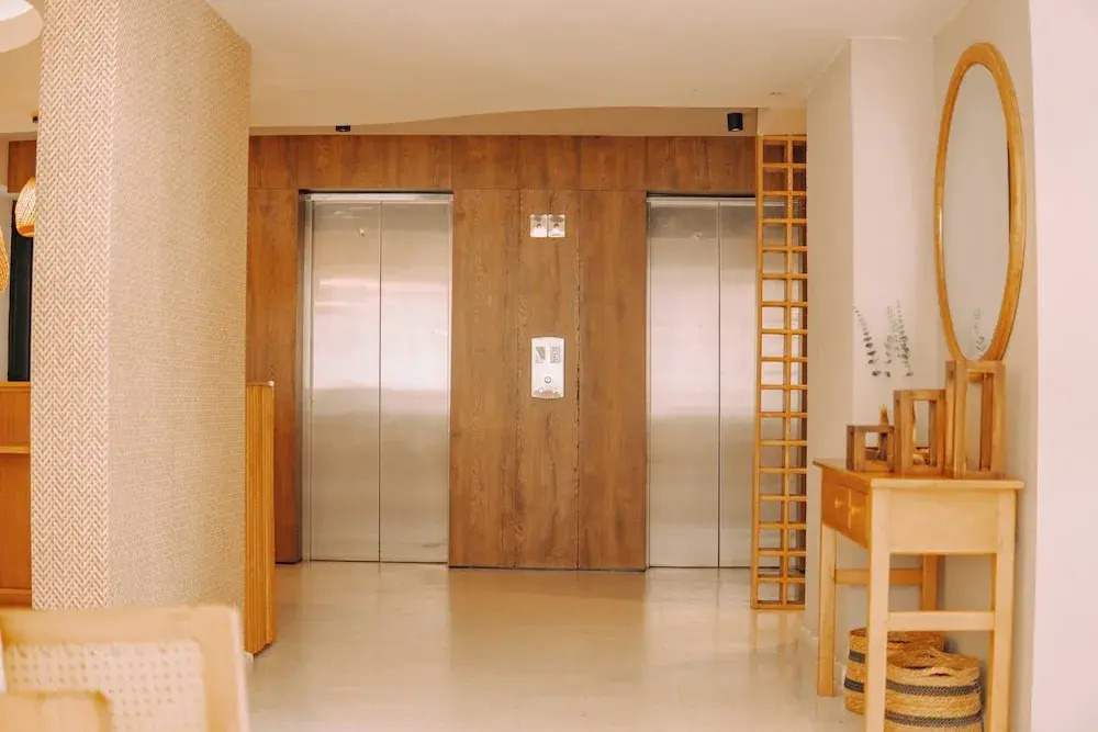 Modern Apt Near Beach & Center -Sunset47