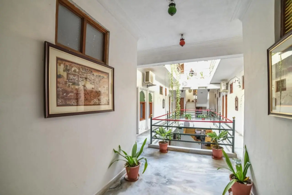 Hotel Devraj Niwas on Lake Pichola