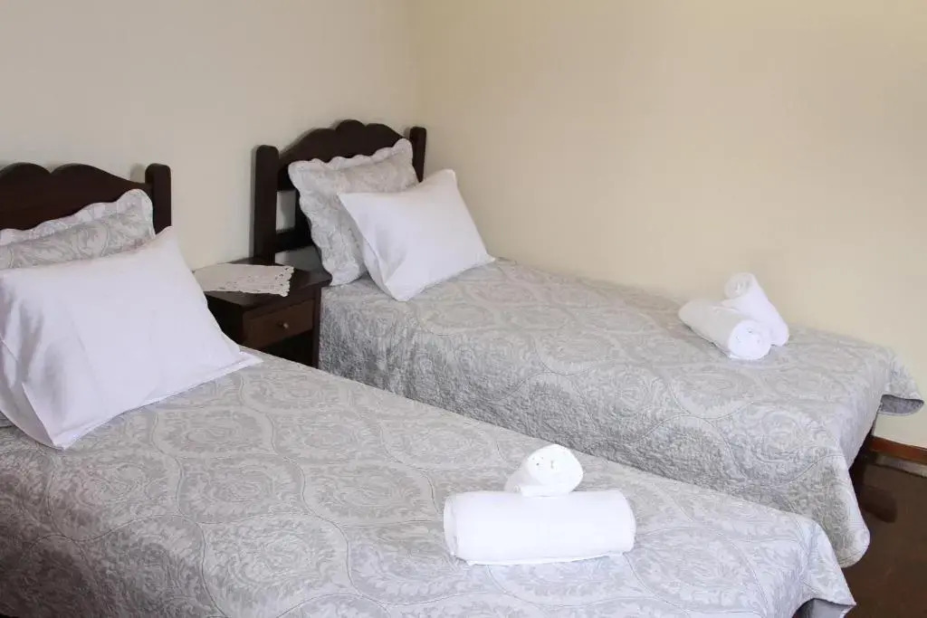 Family Friendly Cozy House Near Beach, Sea View