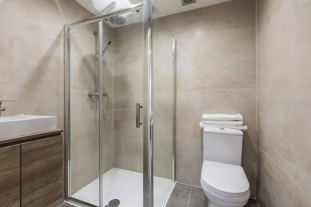 Clean Studio Flat - Camberwell! 2c