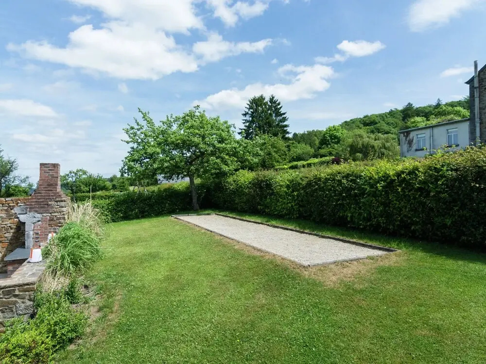Vintage Holiday Home With Swimming Pool In Saint-Hubert