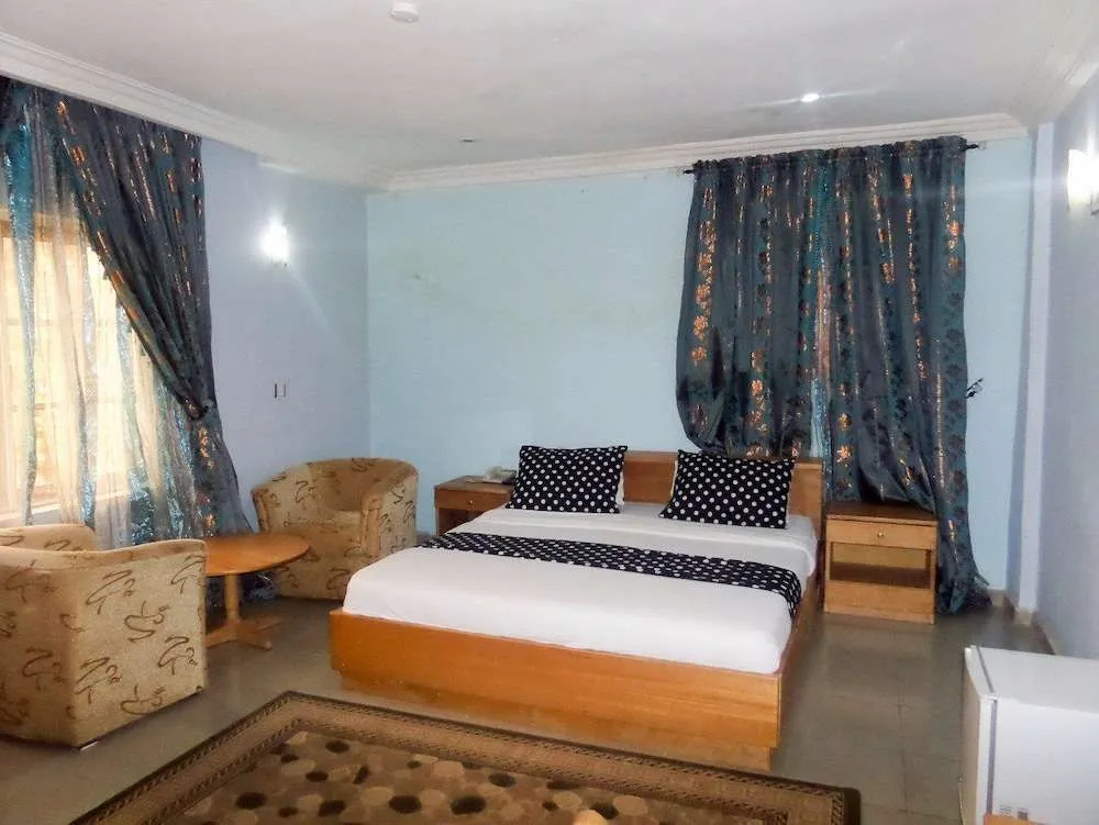 Junbic Apartment and Suites