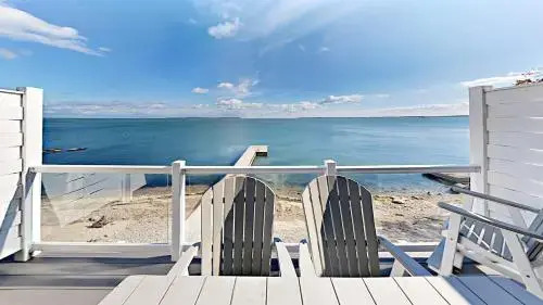 Put-in-Bay Waterfront Condo #204