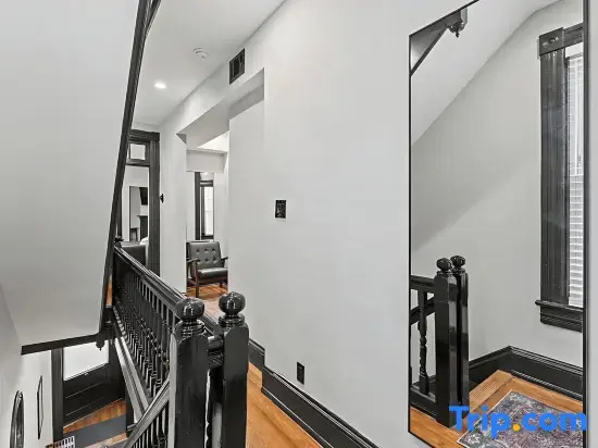 Luxury, Historic 4Bd Rowhouse in the Heart of DC!