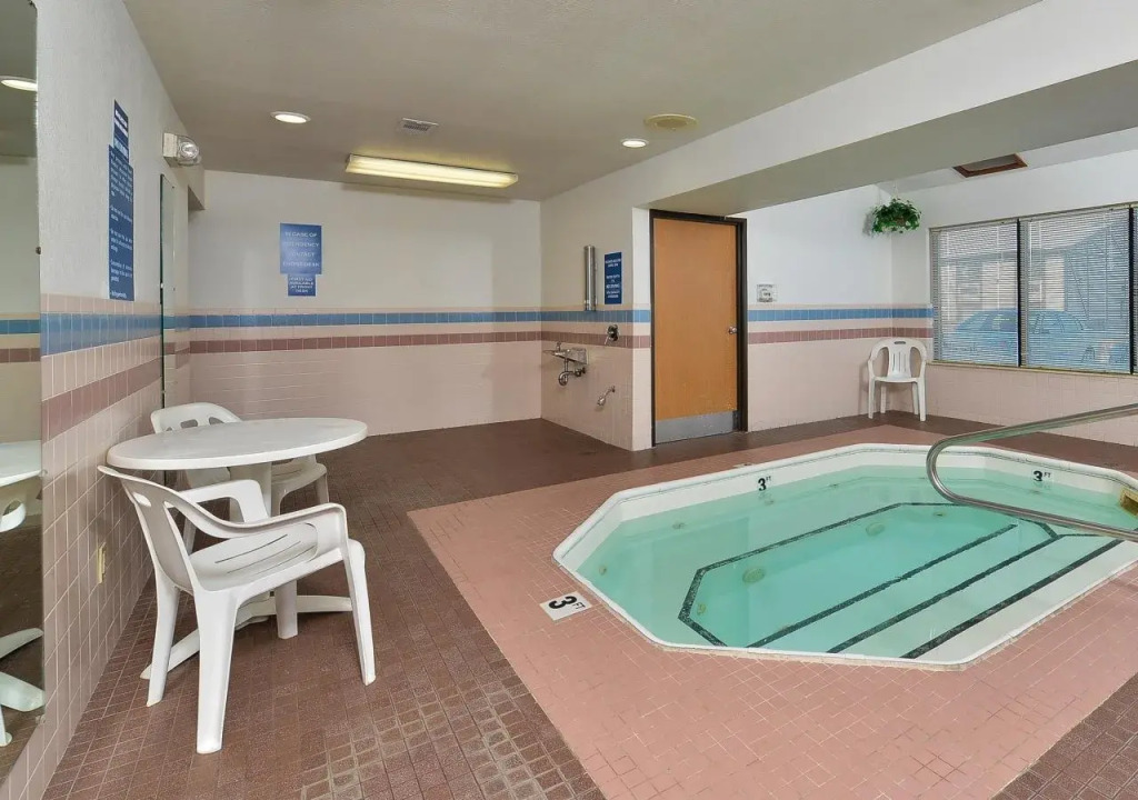 Americas Best Value Inn & Suites-Birch Run