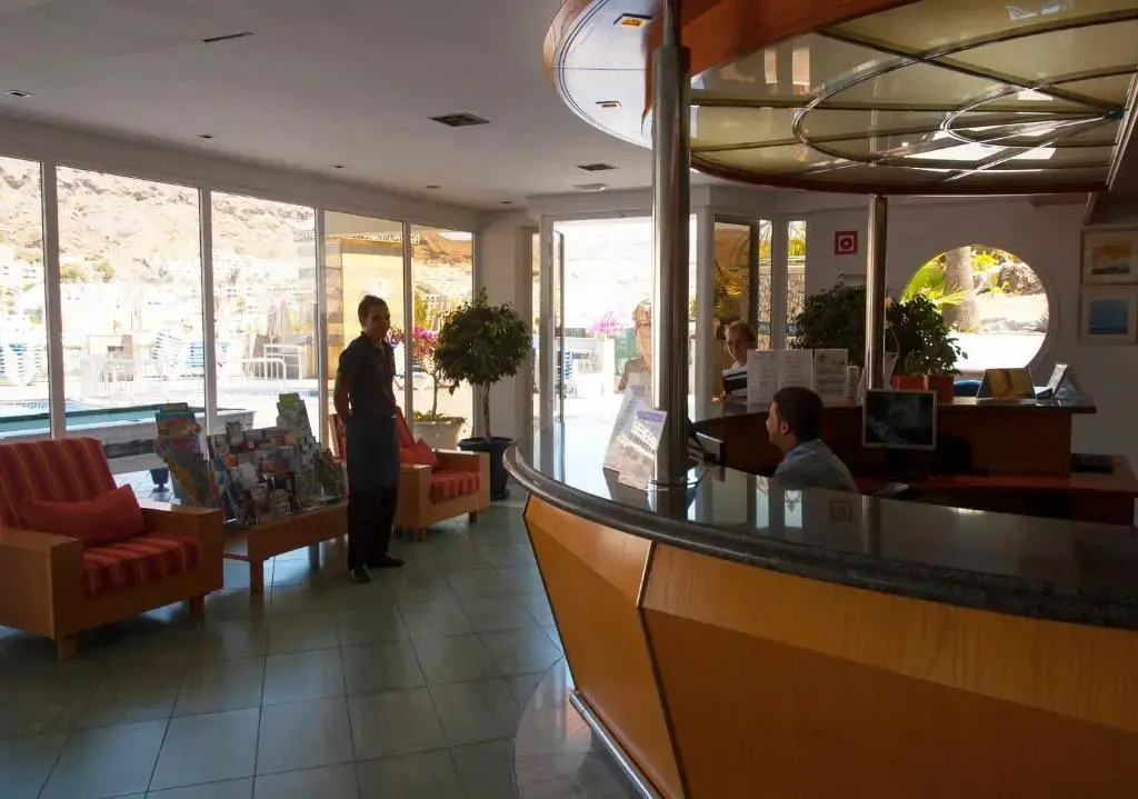 Apartamentos Cabau Cala Nova