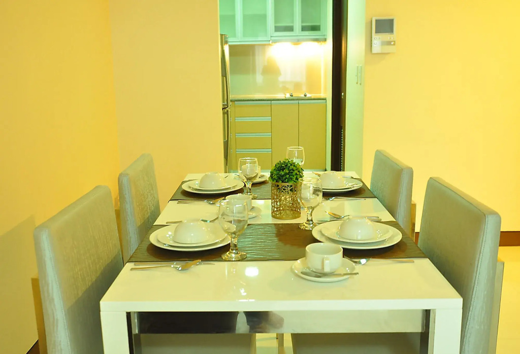 CSuites at Two Central Residences