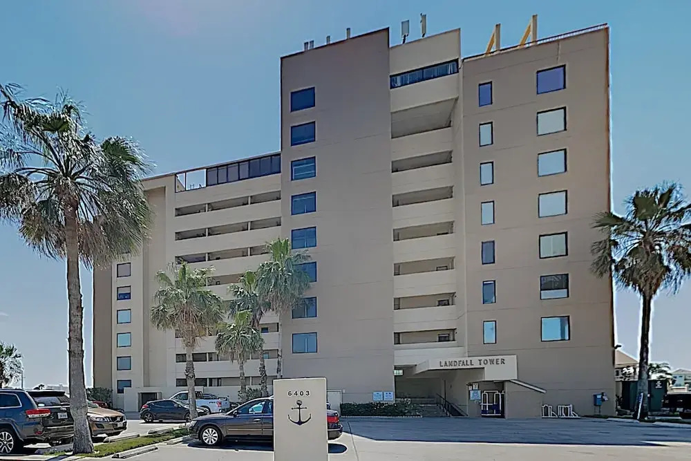 Landfall Tower W/ Balcony, Pool & Boat Slips 1 Bedroom Condo