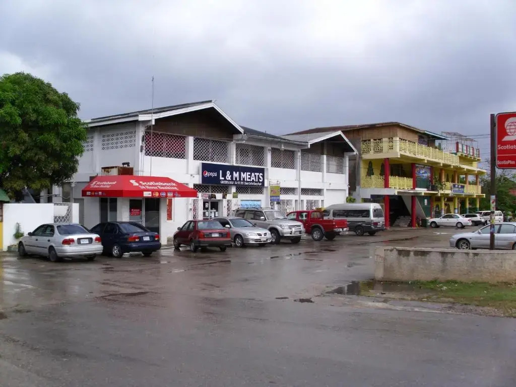 Club Caribbean Court Apartments