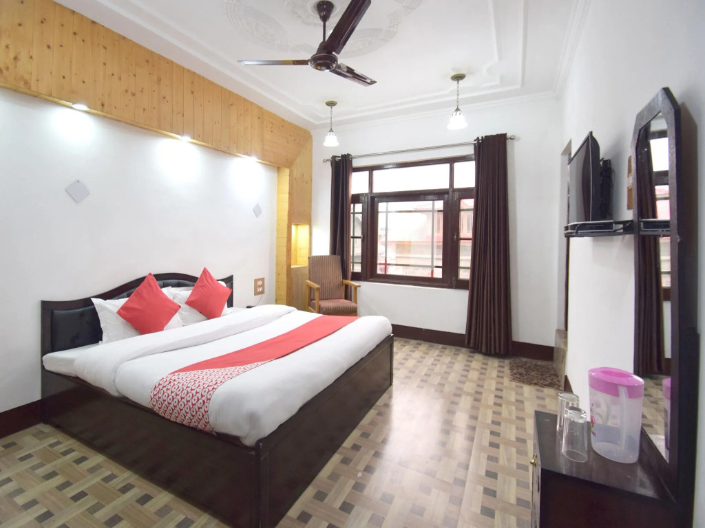 OYO 5395 Maple Inn Resort