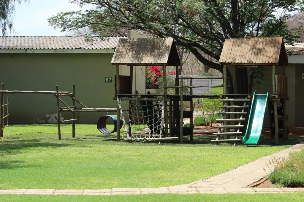 Oasis Hotel