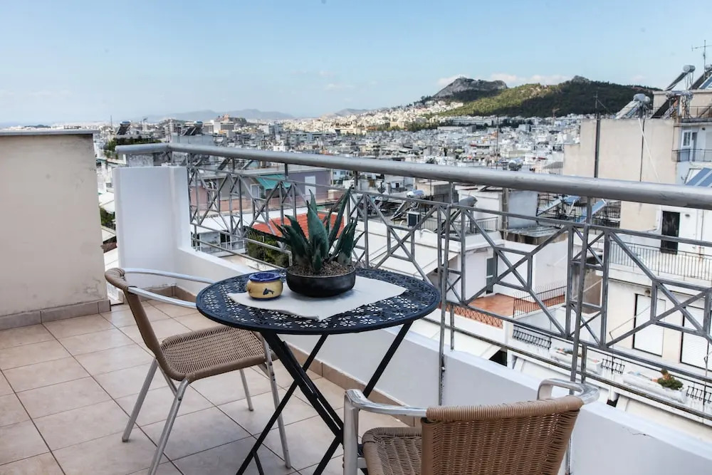 Cozy penthouse in Athens w amazing view