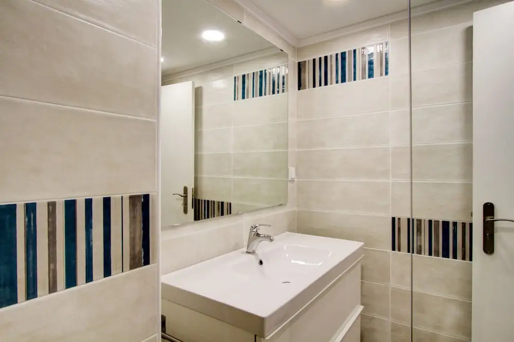 Cozy 1 Bed in the Heart of Alfama w Aircon