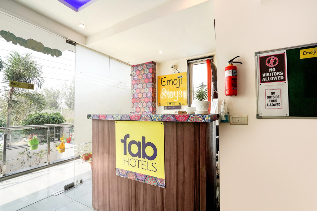 FabHotel Emoji Stays