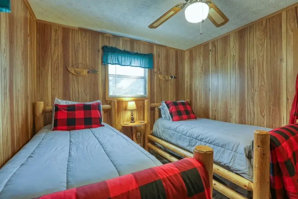 Wandering Creek - 2 Bedrooms, 1 Baths, Sleeps 6 Cabin by RedAwning