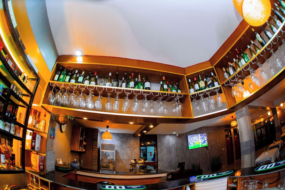 Shaste City Hotel