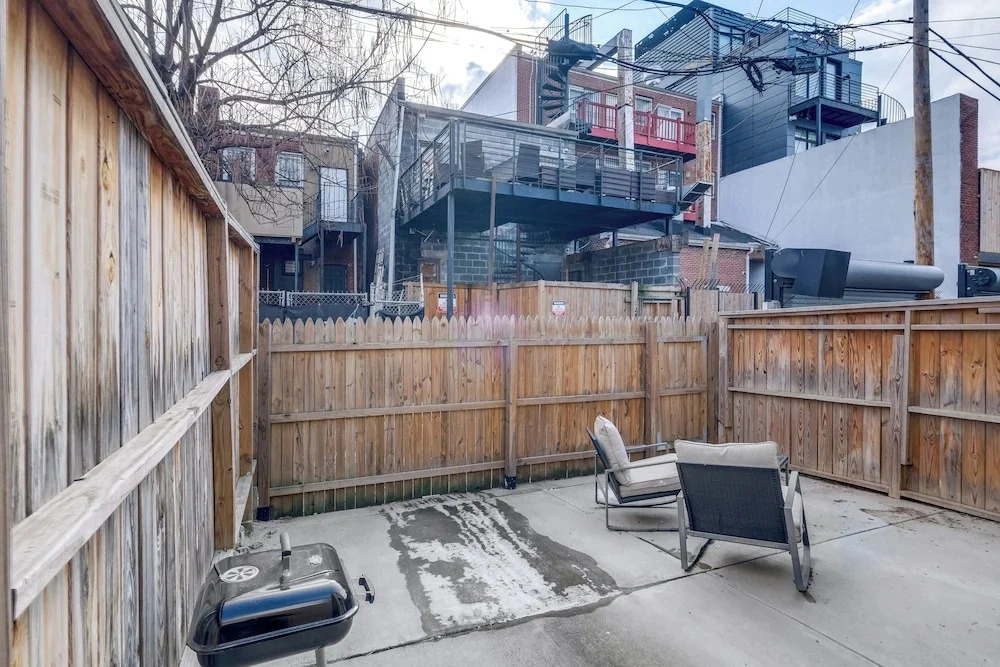 Centrally Located DC Row House Near Restaurants
