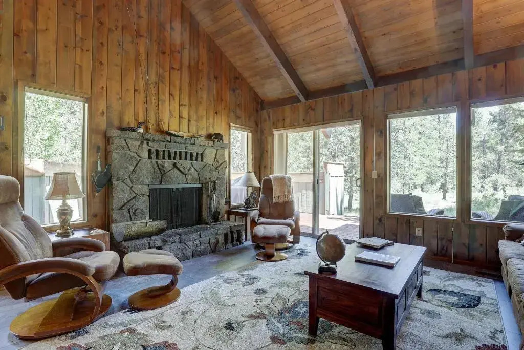 11 Camas-Hot Tub-4BR/2BA