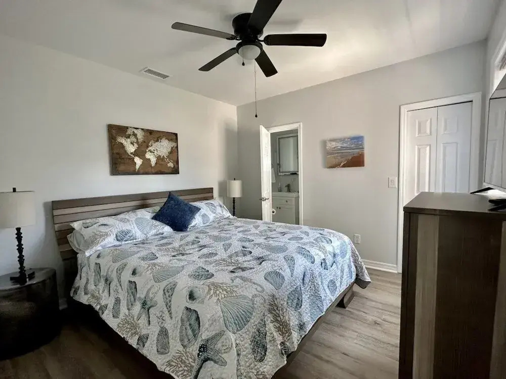 Ocean Sunrise 3 Bedroom Home by RedAwning
