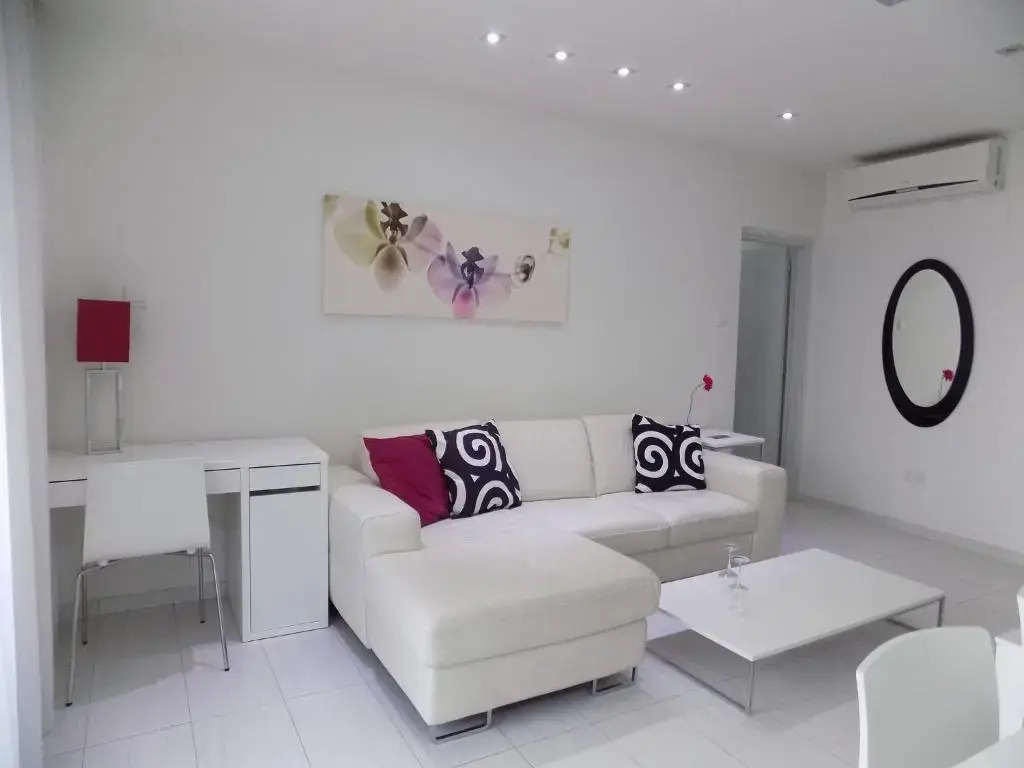 2b Boutique Seafront Apartment Olympic Beach