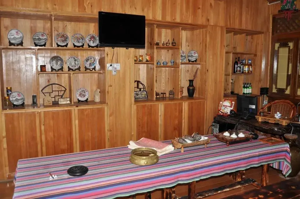 Henryi Oliv Inn