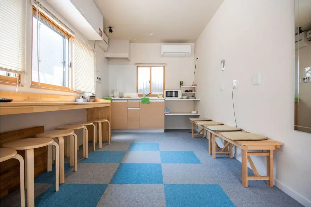 Guesthouse Osaka Tengachaya Station front hall
