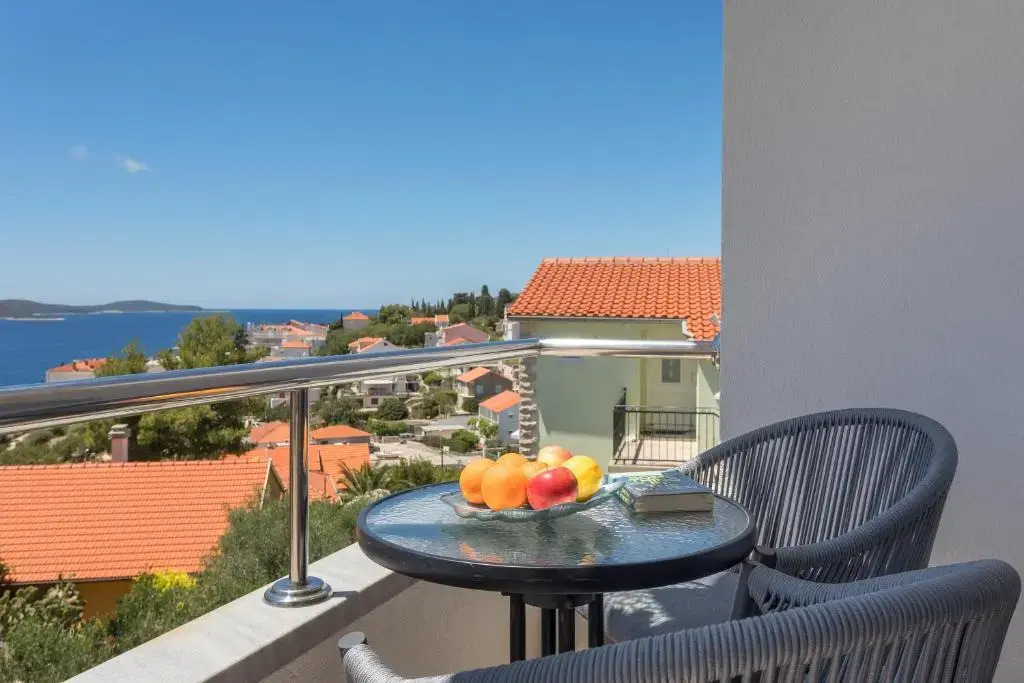 Apartments Jakic 1