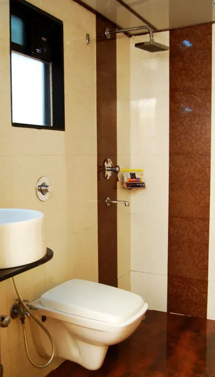 Vista Rooms @ Thane Station