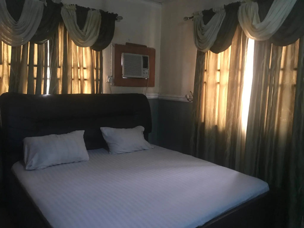 Daniel Suites
