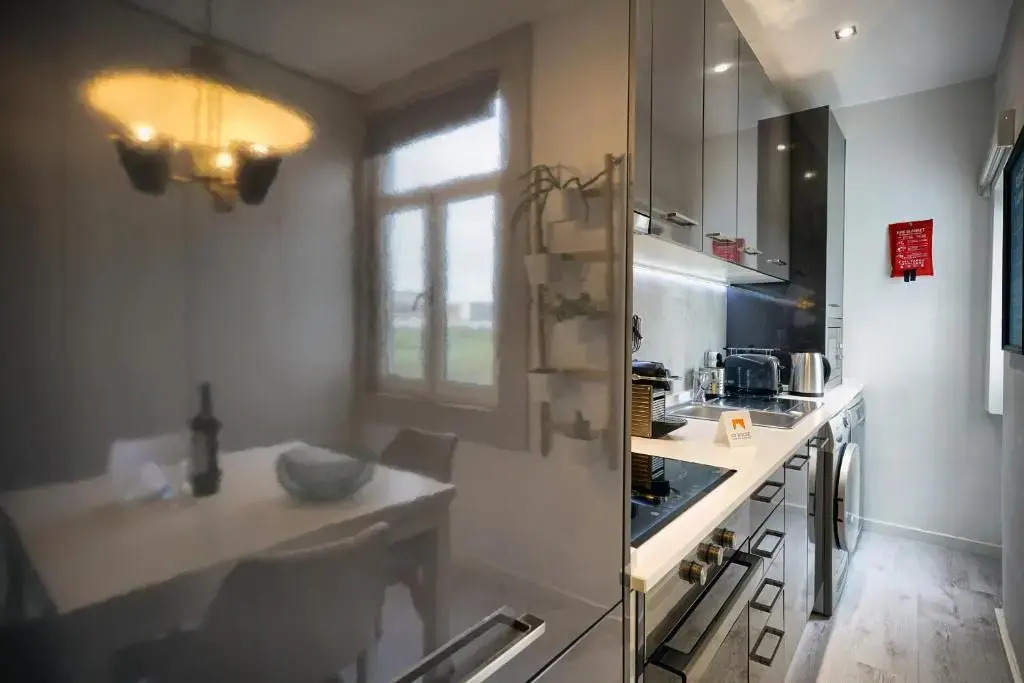 Expo Oriente 2 Bedrooms by GT House