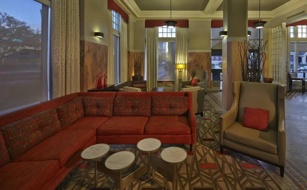 Courtyard by Marriott St. Petersburg Downtown