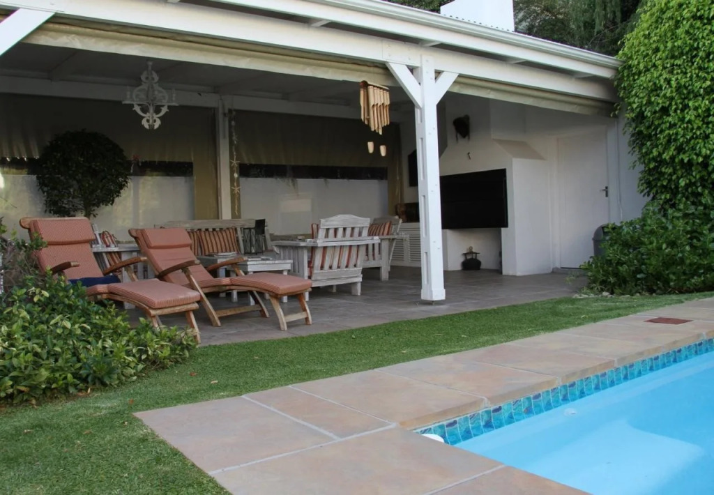 5 Camp Street Guesthouse & Self-catering