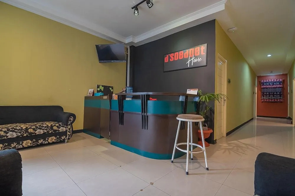 RedDoorz at H Agus Salim Street Pontianak