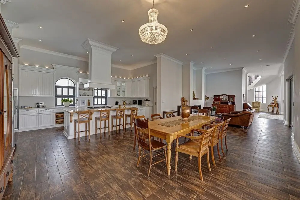 Lagoon Luxury Suites