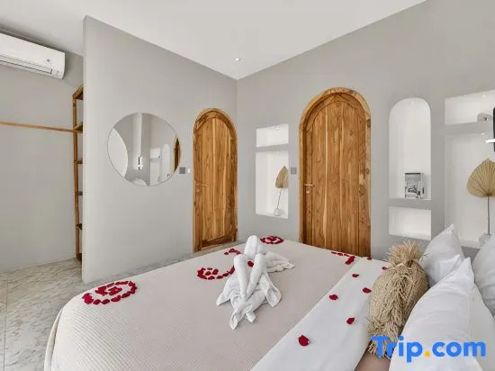 Unu V7 : 2BR W/ Rooftop Sauna & Ice-bath in Canggu - A Luxury Private Villa By Balinest Villas