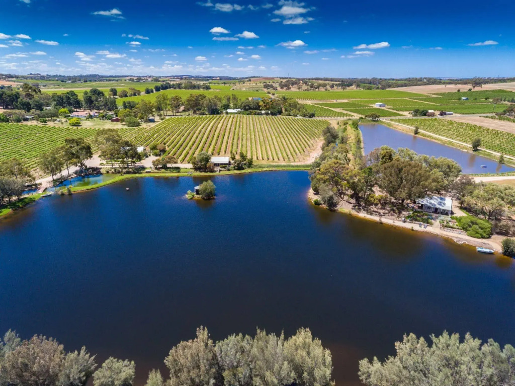 Stonewell Cottages and Vineyards