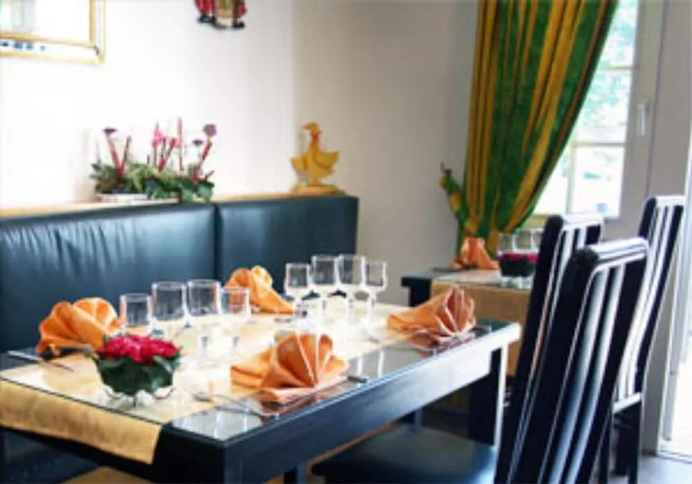 Logis Hôtel Les Colonnes Strasbourg Zenith