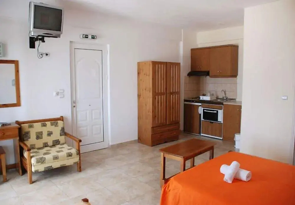 Aithrio Hotel
