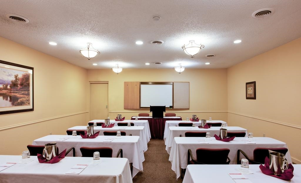 Value Suites Extended Stay - Arlington