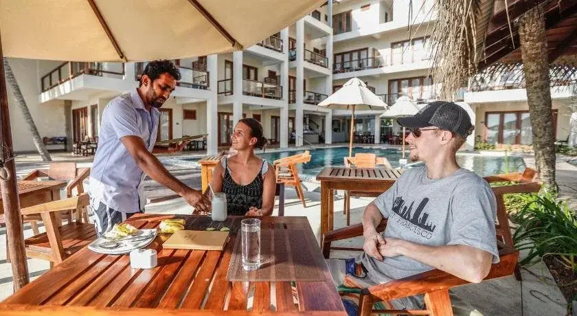 Sapphire Seas Beachfront Hotel