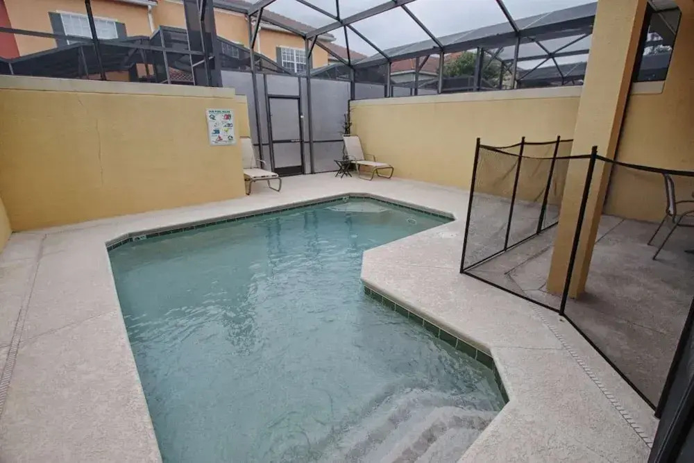 Lovely 4 Bedroom 3 Bath Town Home With Private Pool
