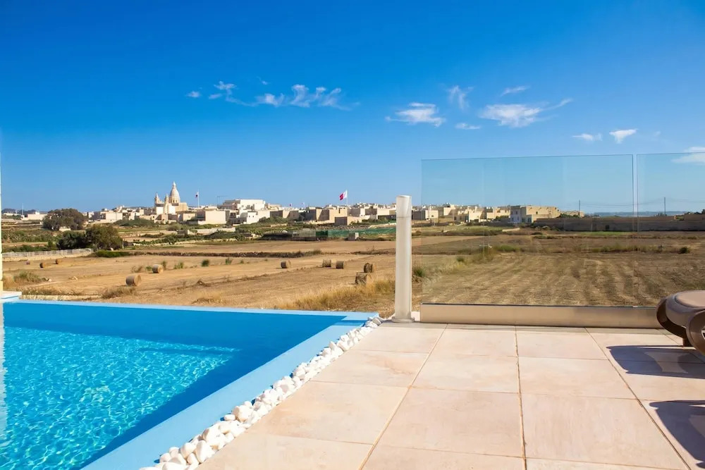 Kenn Gozitan Villa and Pool
