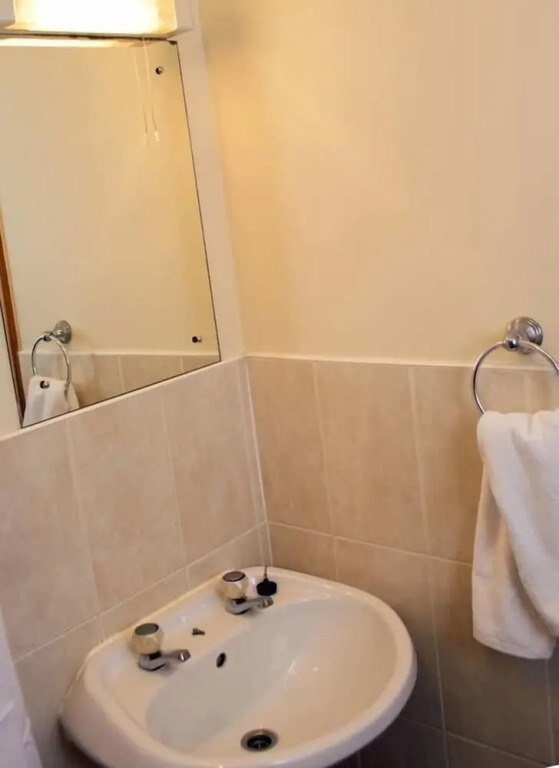 Fantastic Flat near Inverness Center