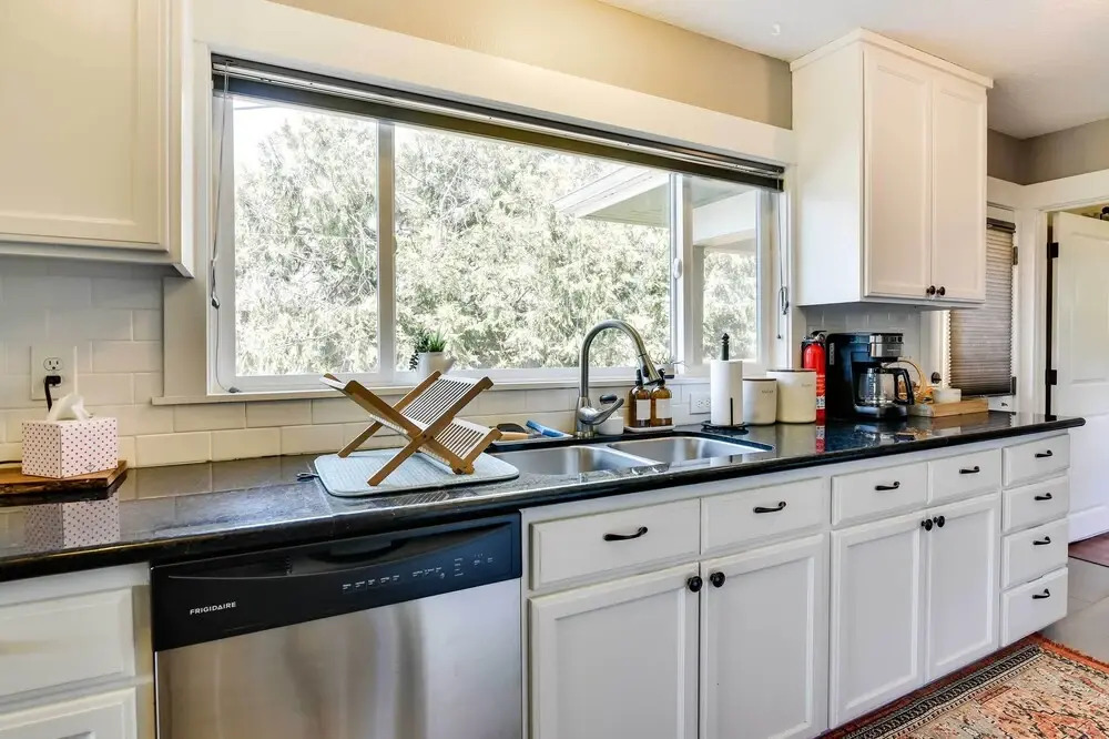 Charming Portland Home, Walk to Light Rail!