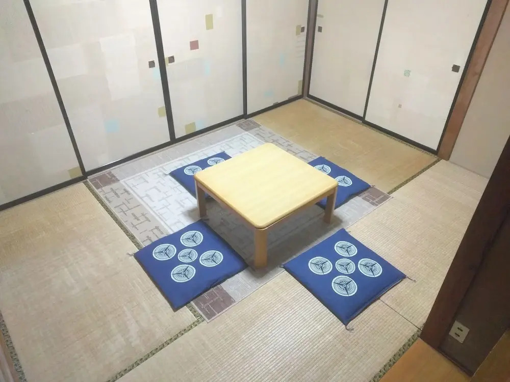 Tomo's hut in Japanese old style