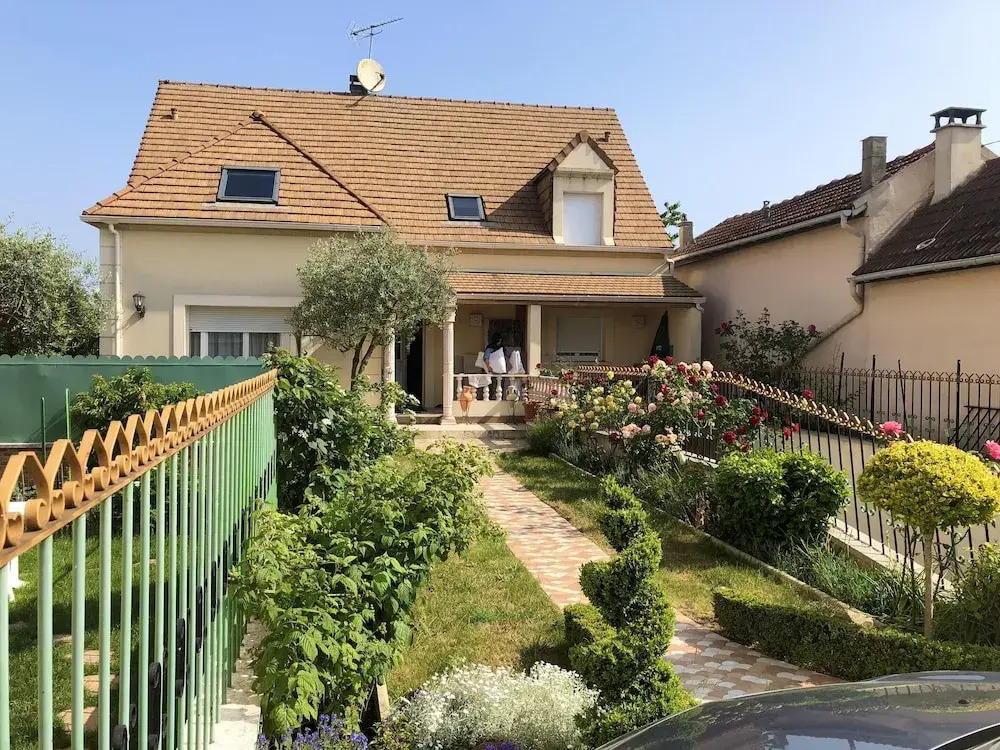 Apartment with 3 Bedrooms in Sannois, with Enclosed Garden And Wifi