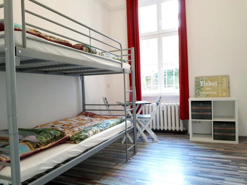 Hostel 199