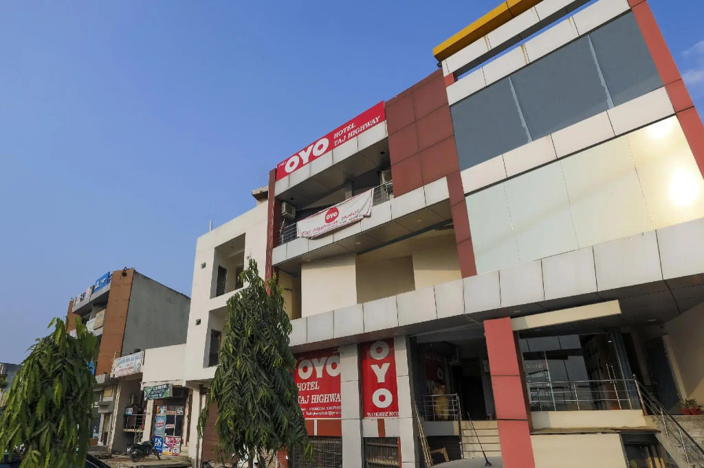 Taj Highway Hotel by OYO Rooms