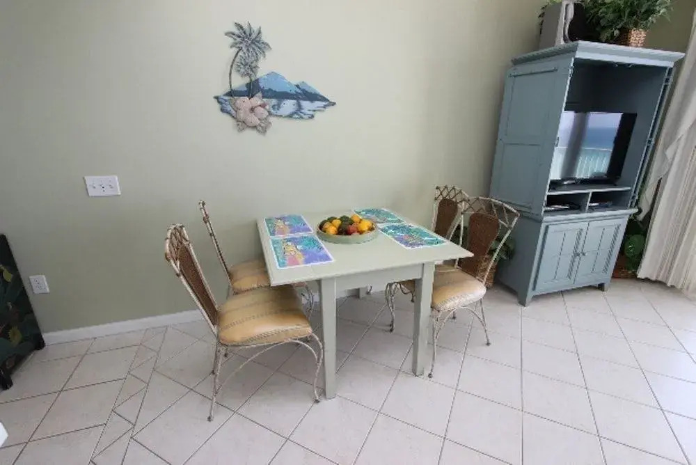 Majestic Sun 707A - 1 Br condo by RedAwning