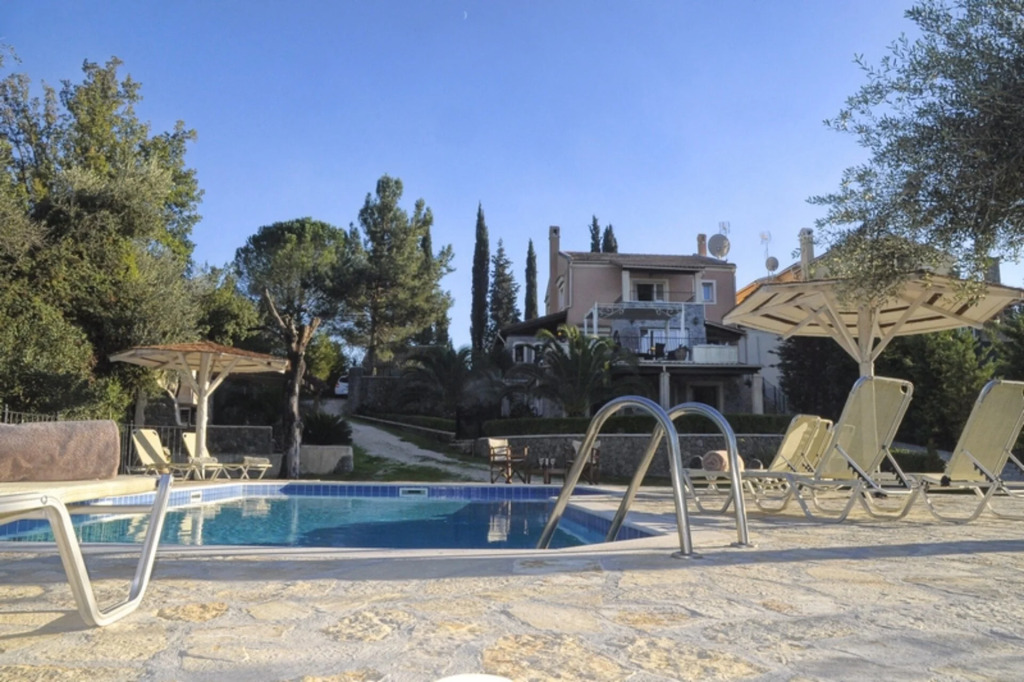 Villa St Nicholas House With Private Heated Pool